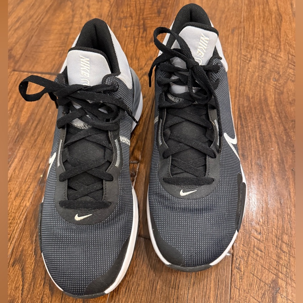 Nike Men's Black and Gray Basketball Shoes